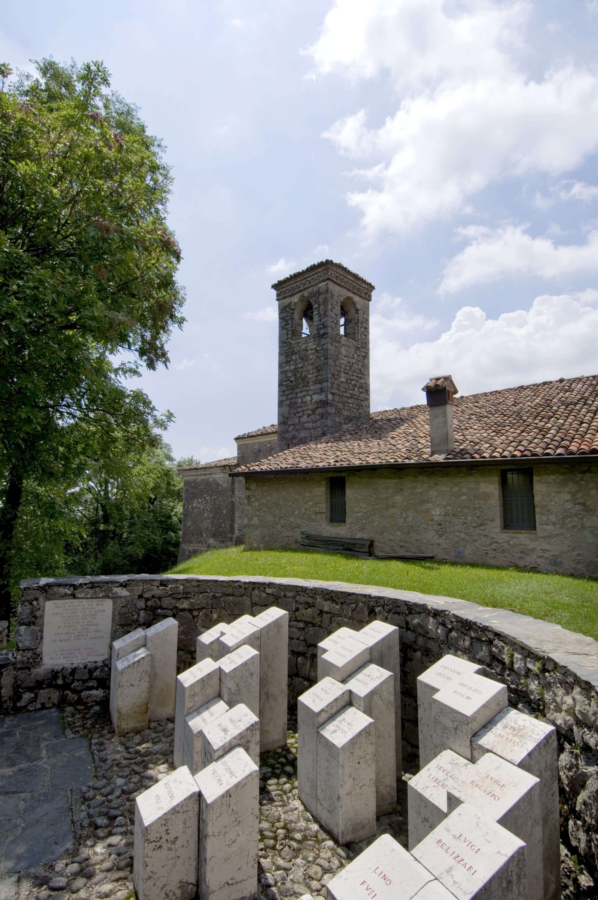 Foto di Monumento ai caduti della Resistenza