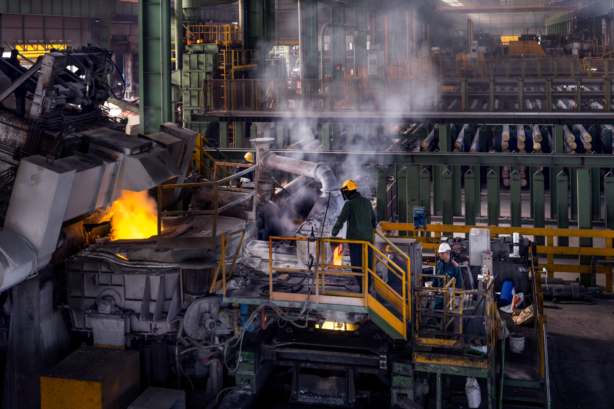 Foto di Eredi Gnutti metalli: operaio al lavoro