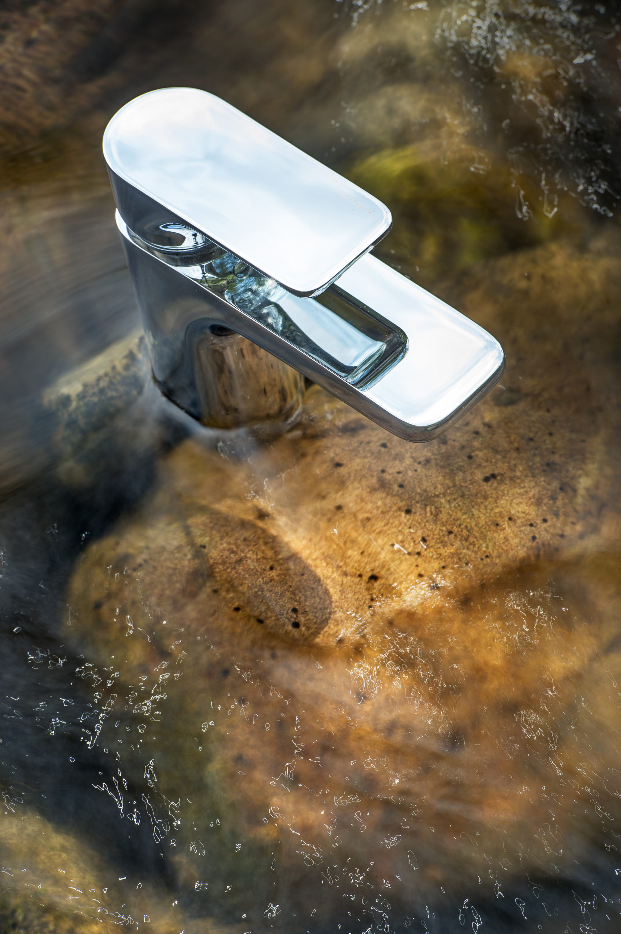 Foto di Rubinetto nell’acqua