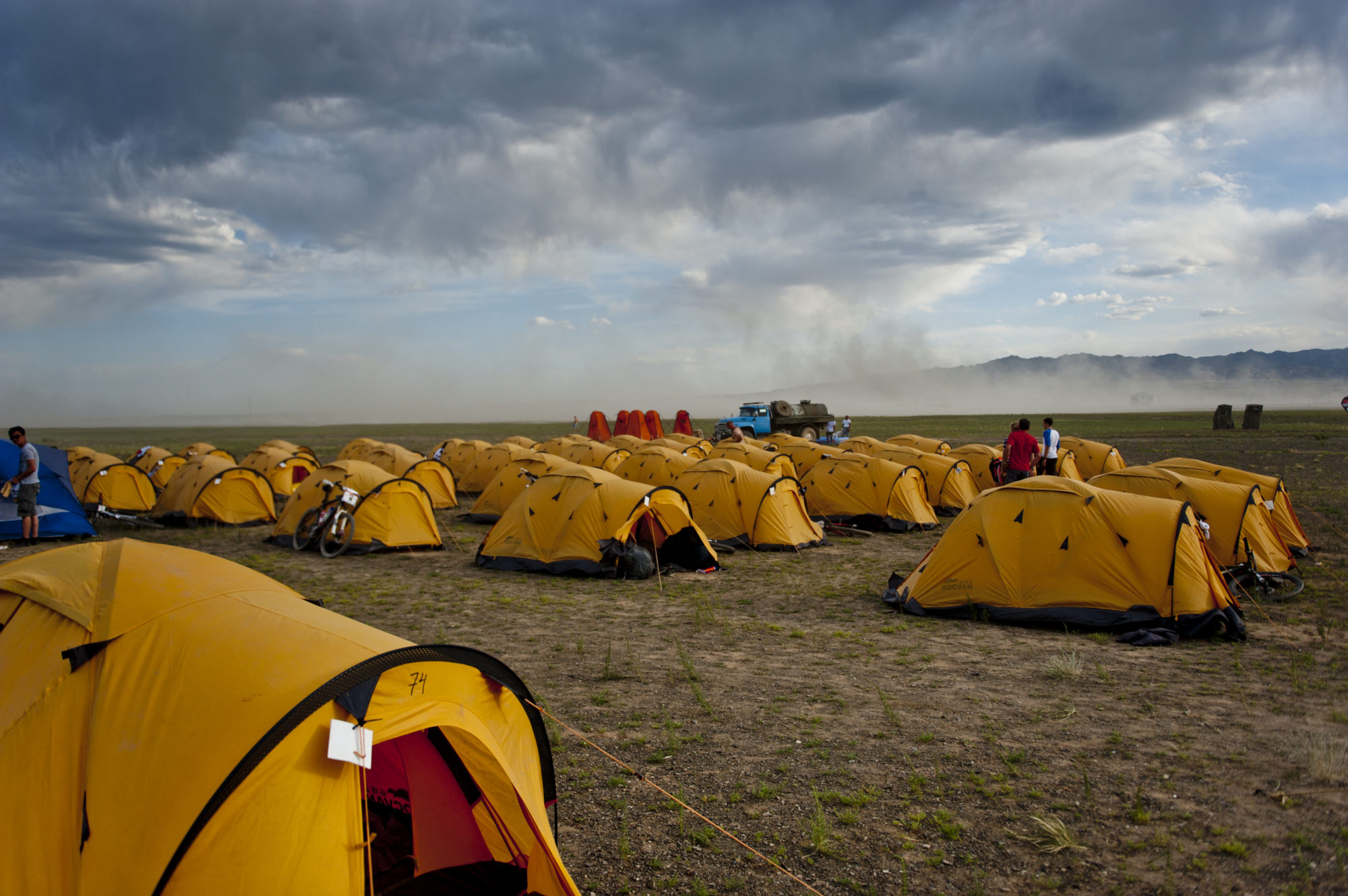 Foto di Tende dei partecipanti alla Mongolia Bike Challanege