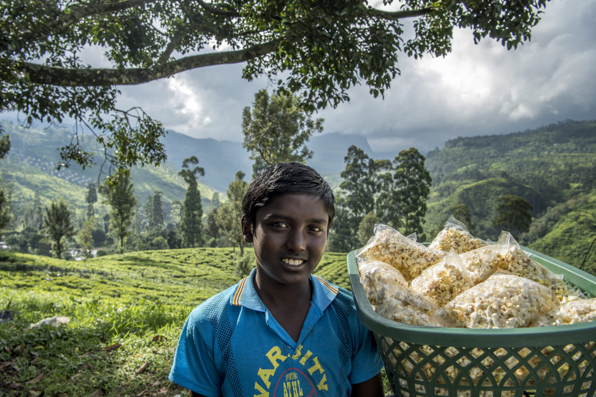 Foto di Un ragazzo che vende pop corn